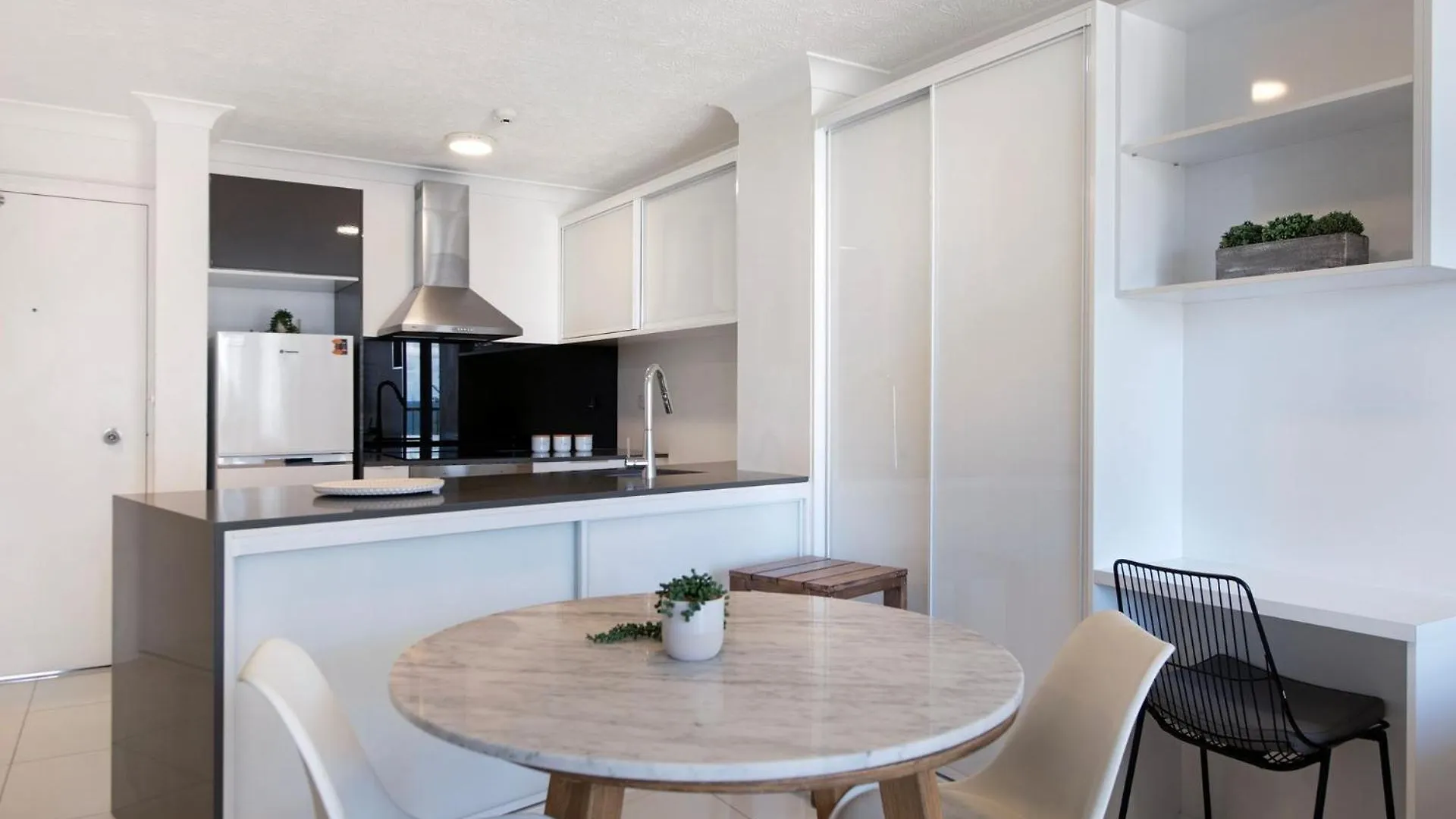 Ocean Views - Stylish 1 Bedroom In Surfers Paradise Gold Coast Appartement