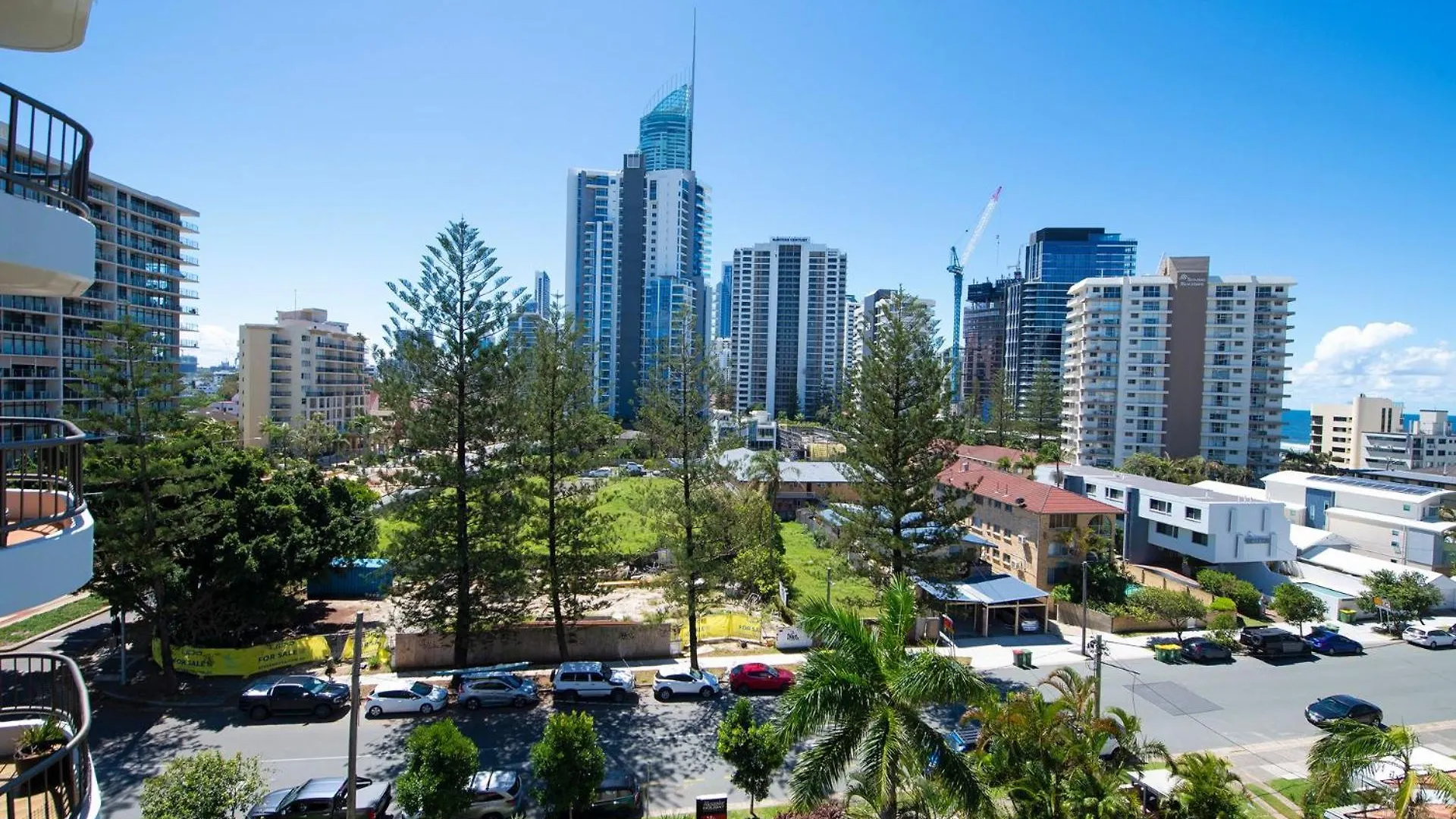 Ocean Views - Stylish 1 Bedroom In Surfers Paradise Gold Coast Apartment