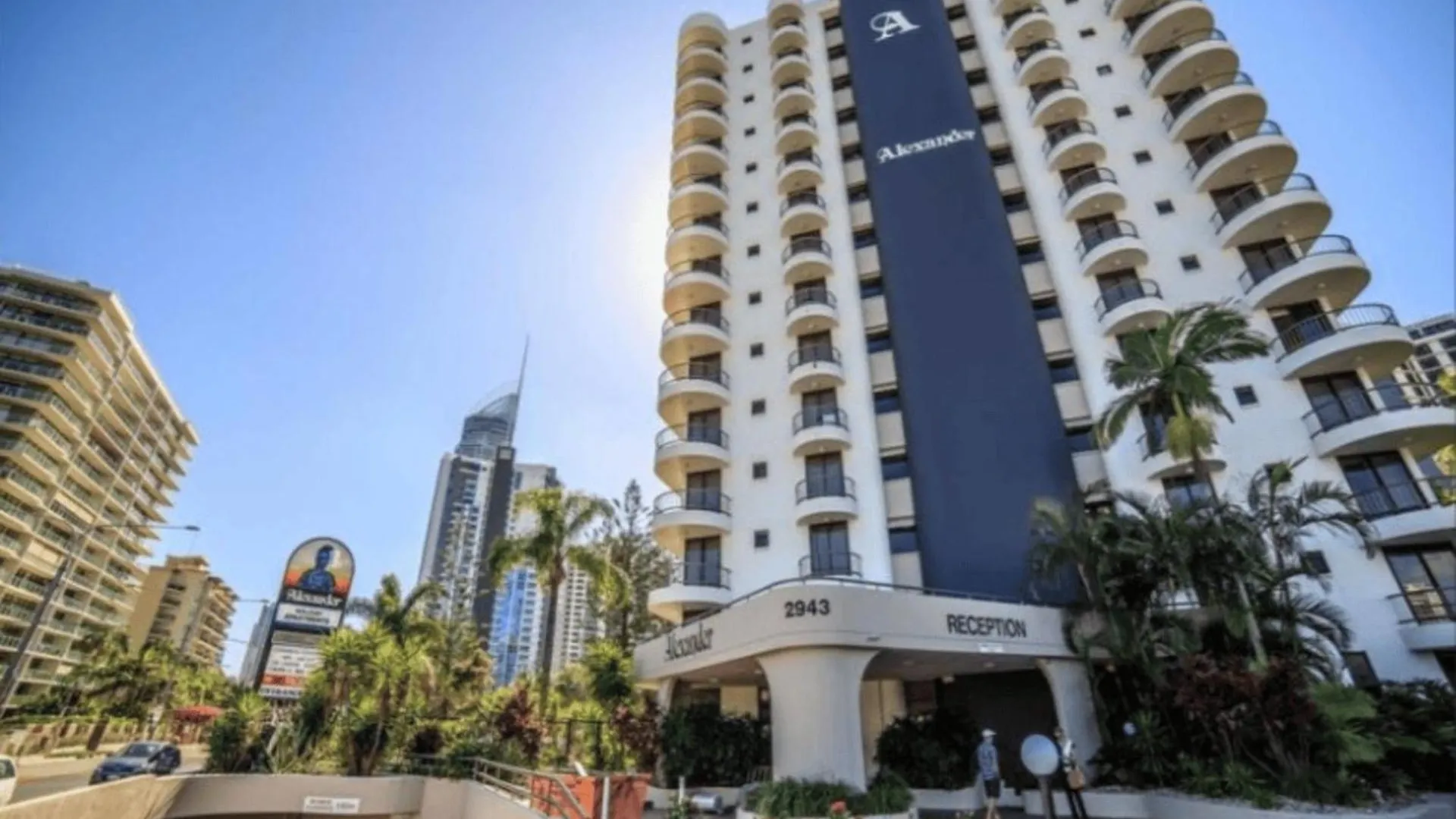 Apartment Ocean Views - Stylish 1 Bedroom In Surfers Paradise Gold Coast